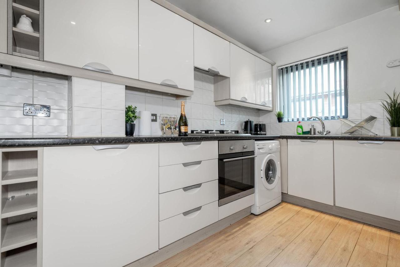 City Centre Townhouse - 3 Bedrooms - Garage - Parking - Top Rated Birmingham Exterior foto